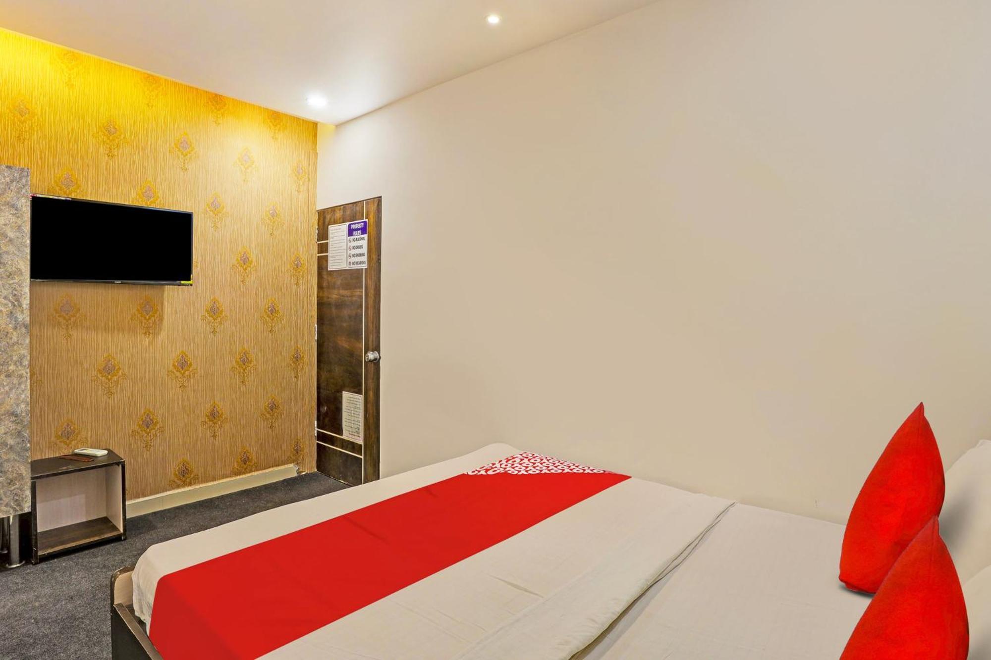 Hotel O Lotus Hotel 苏拉特 外观 照片