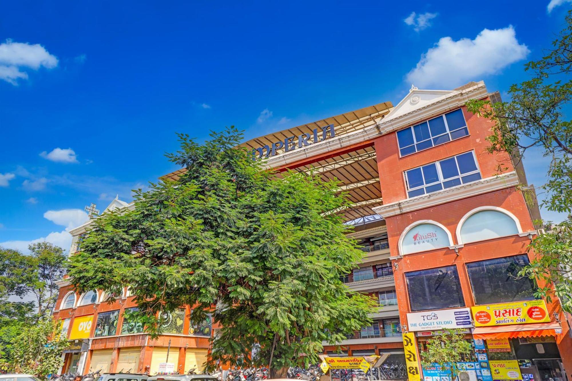 Hotel O Lotus Hotel 苏拉特 外观 照片